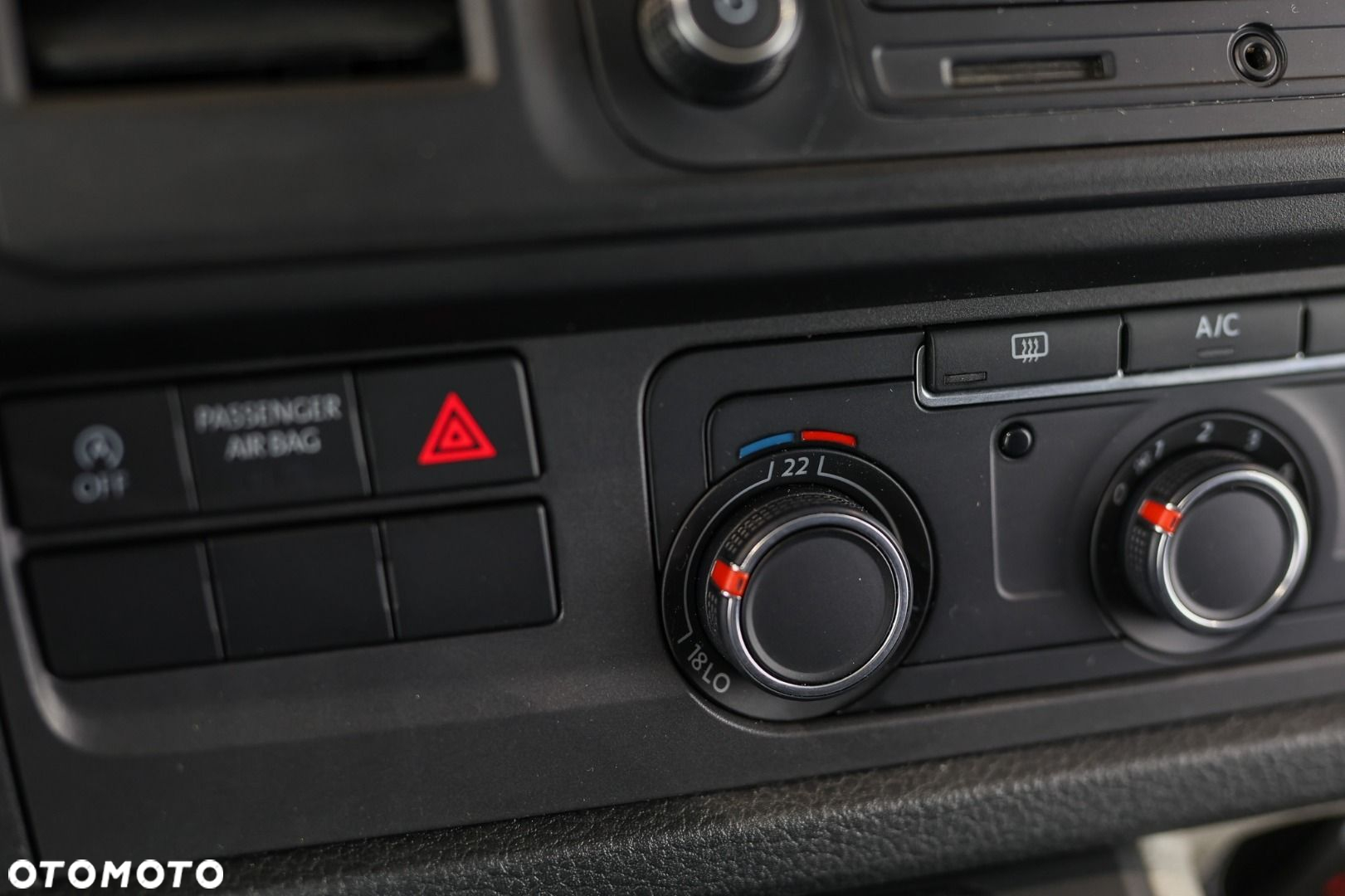 Volkswagen Transporter - 28