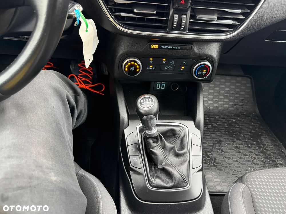 Ford Focus 1.5 EcoBlue Connected - 17