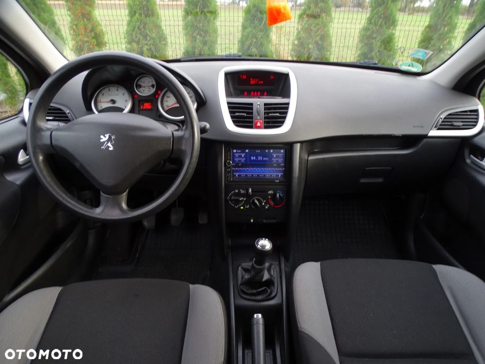 Peugeot 207 1.4 Trendy - 6