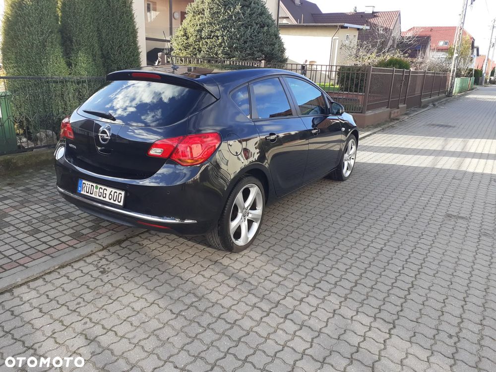Opel Astra 1.4 Turbo - 4