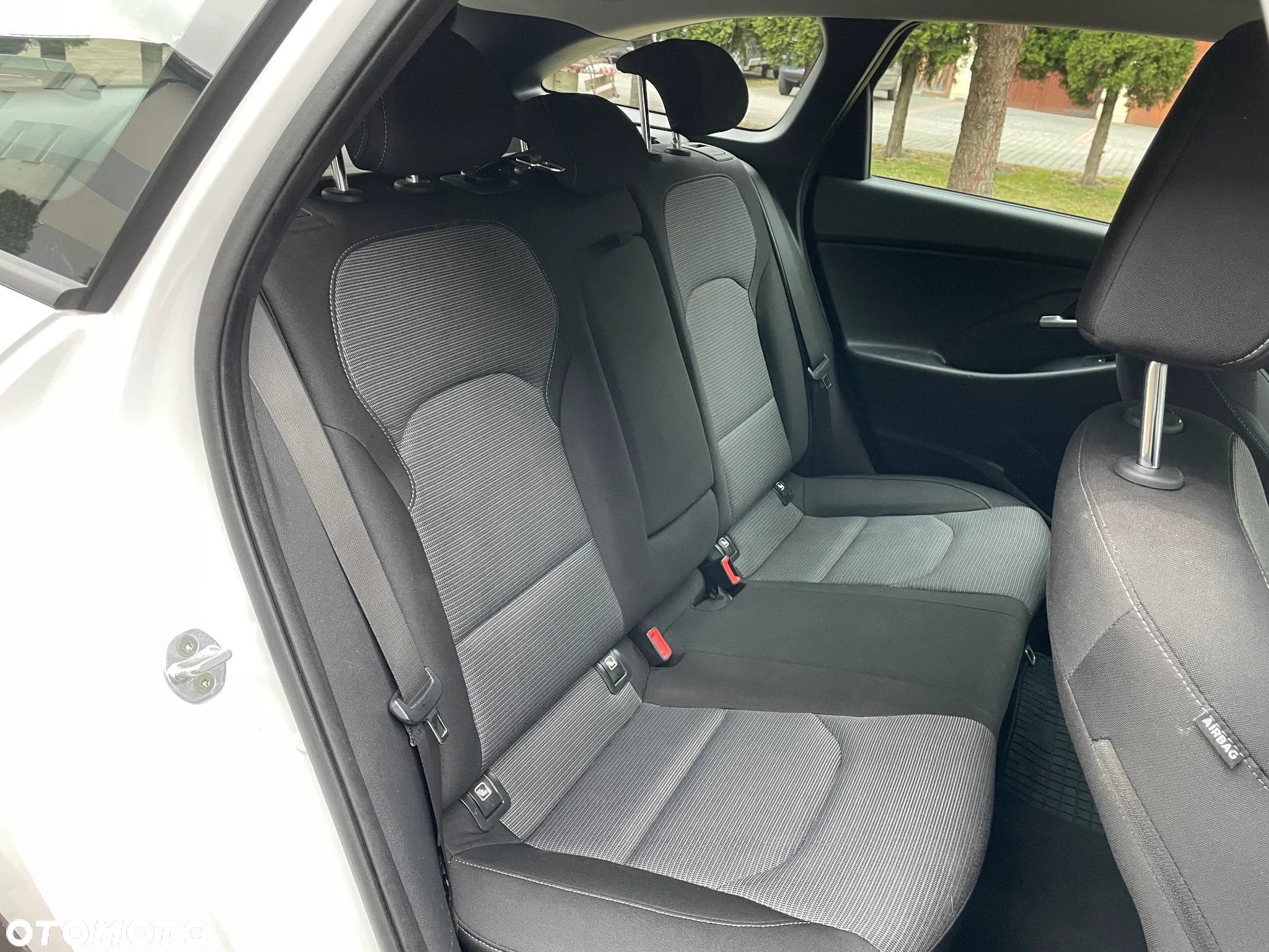 Hyundai i30 Kombi 1.0 T-GDI Family - 24