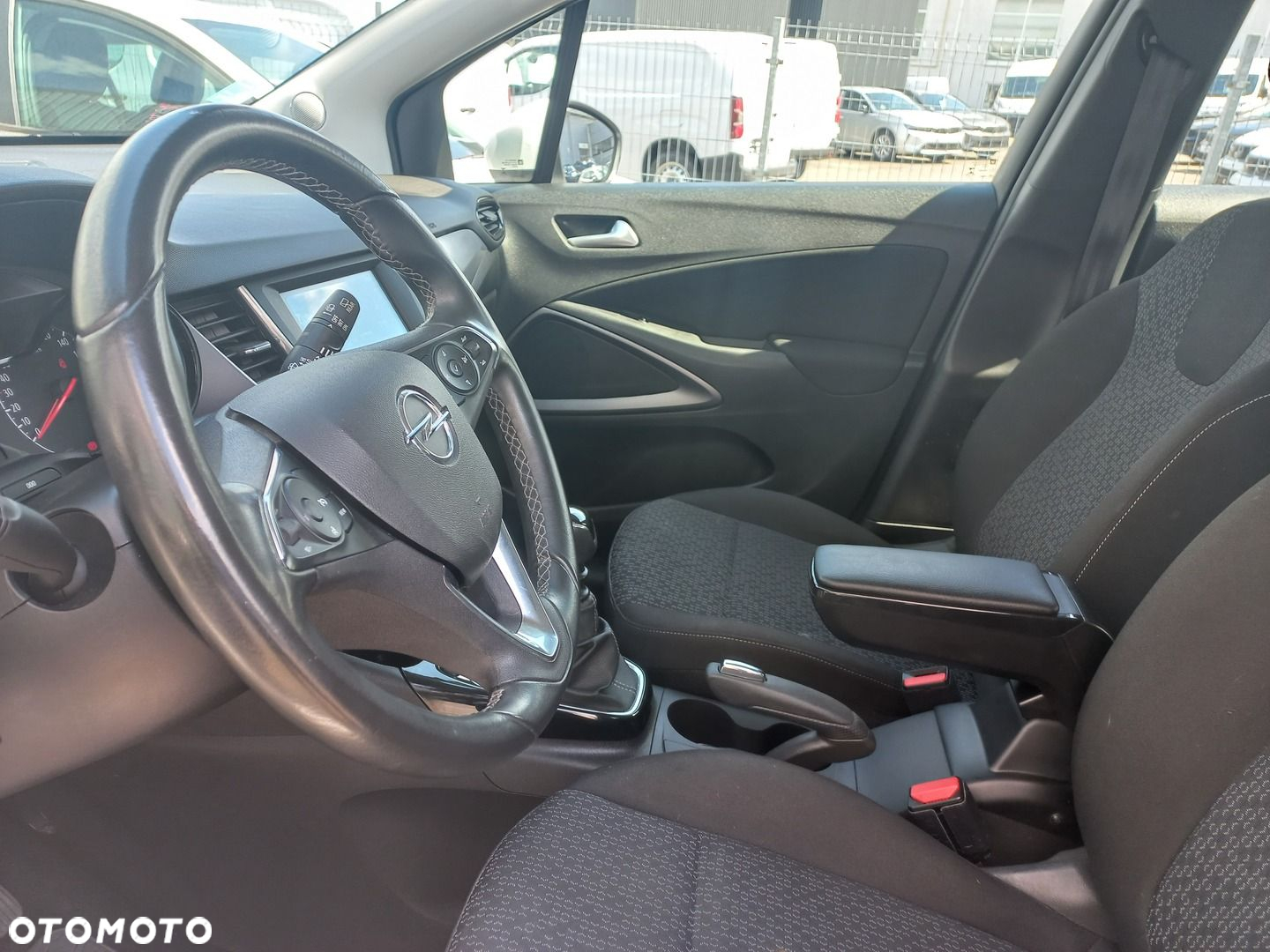 Opel Crossland X 1.2 T Enjoy S&S - 10