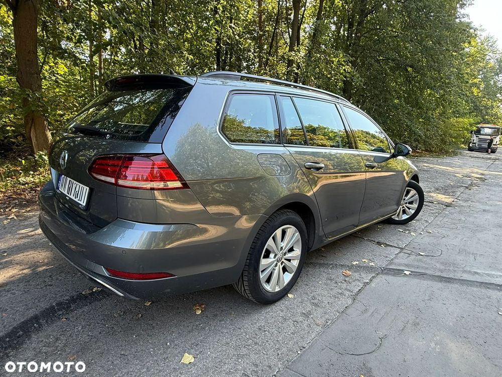 Volkswagen Golf - 10