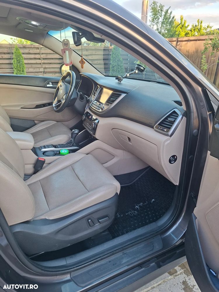 Hyundai Tucson 2.0 CRDI 4WD 6AT Luxury Pack+ - 12