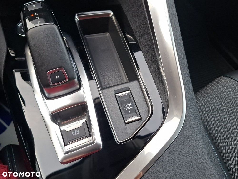 Peugeot 3008 1.2 PureTech Allure Pack S&S EAT8 - 27