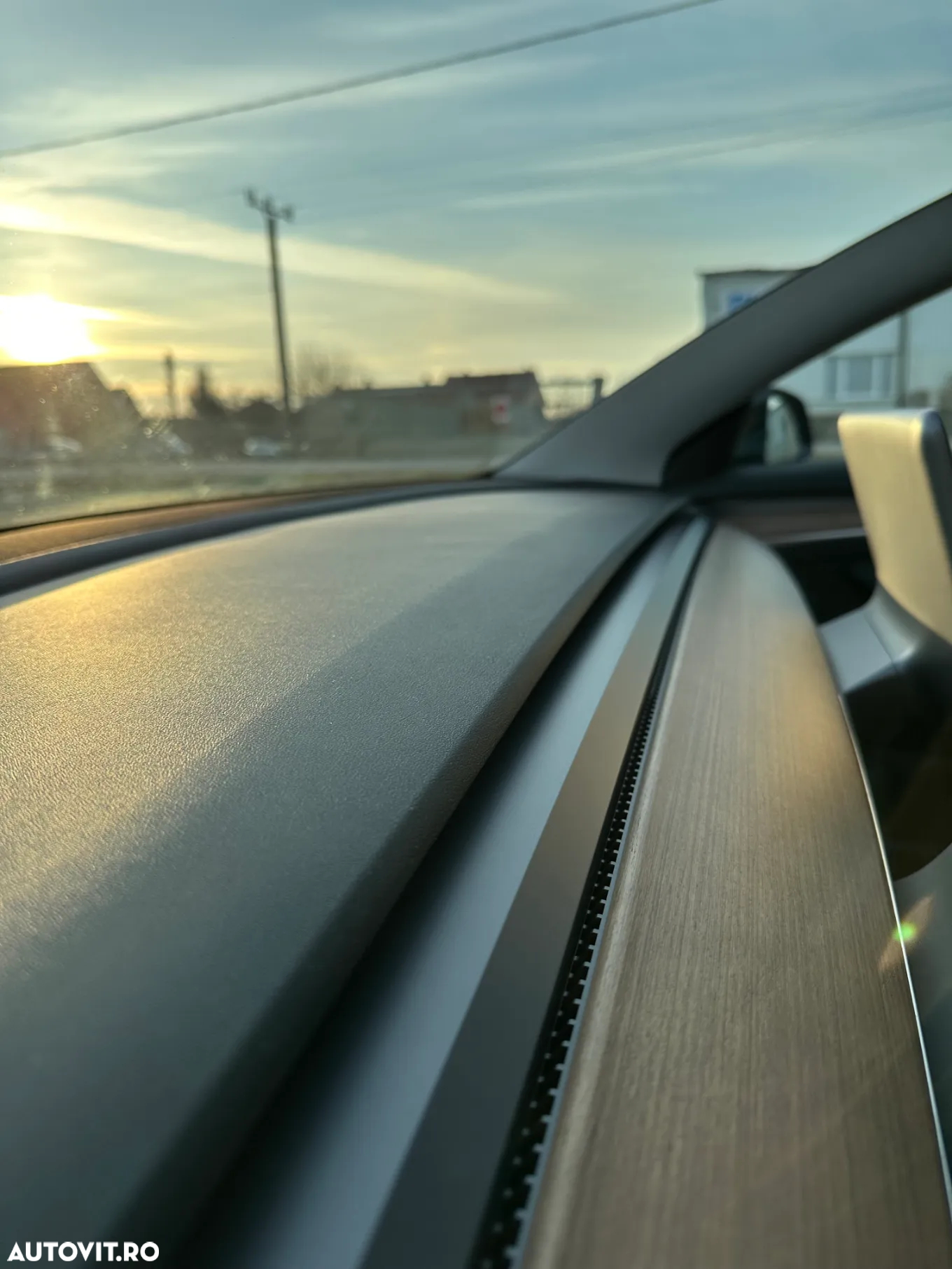 Tesla Model 3 - 24