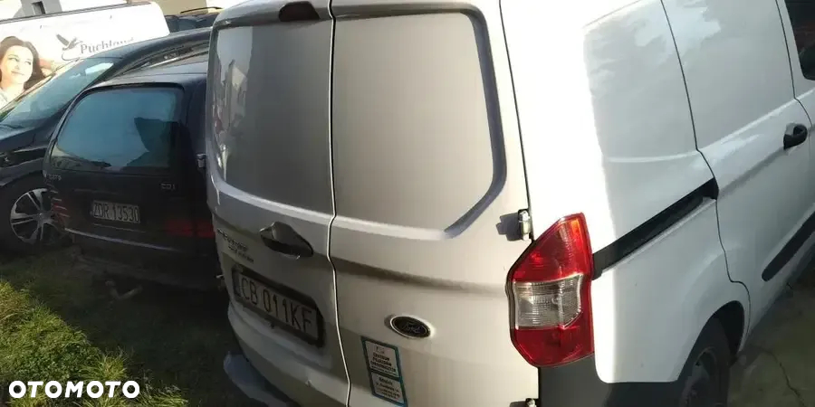 Ford transit courier - 4