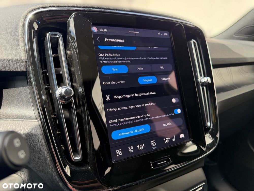 Volvo XC 40 - 23