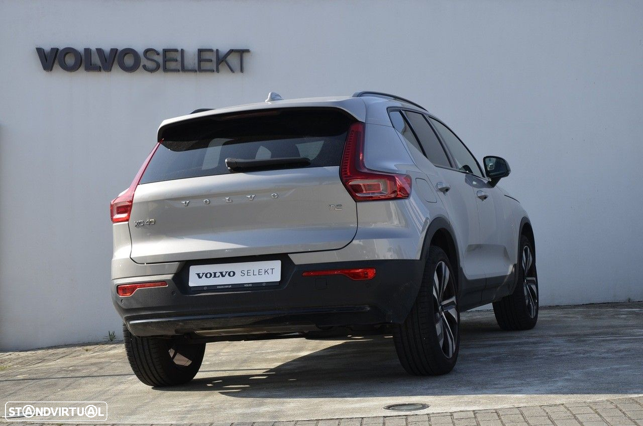 Volvo XC 40 1.5 T2 Plus Dark Auto - 24