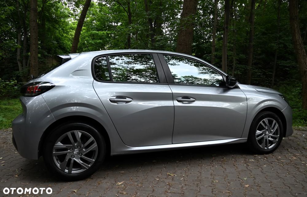 Peugeot 208 - 12