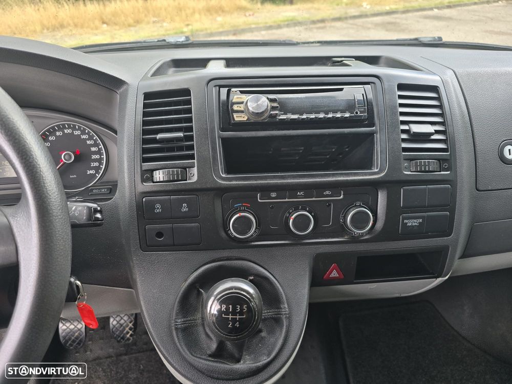 VW Transporter 2.0 TDi - 8