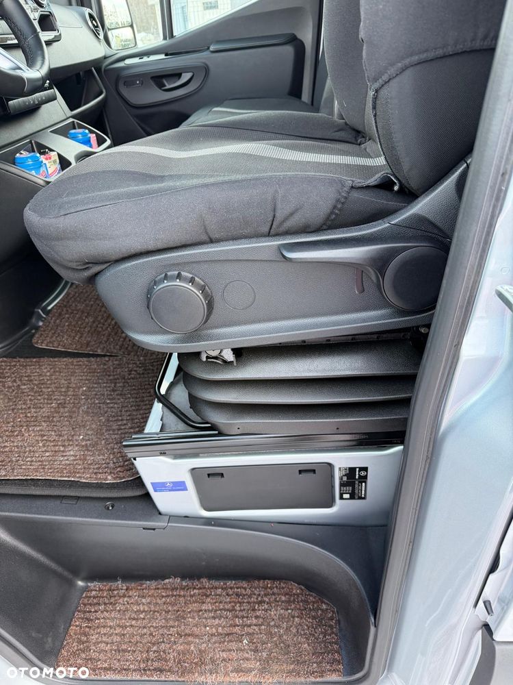 Mercedes-Benz Sprinter - 15