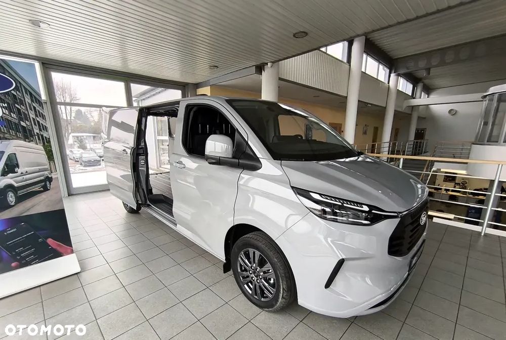 Ford Transit Custom Van - 10