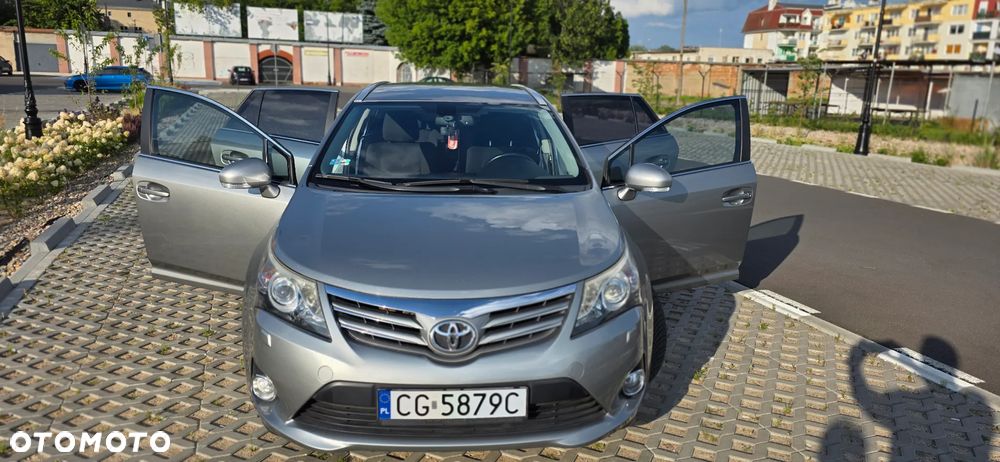 Toyota Avensis - 8