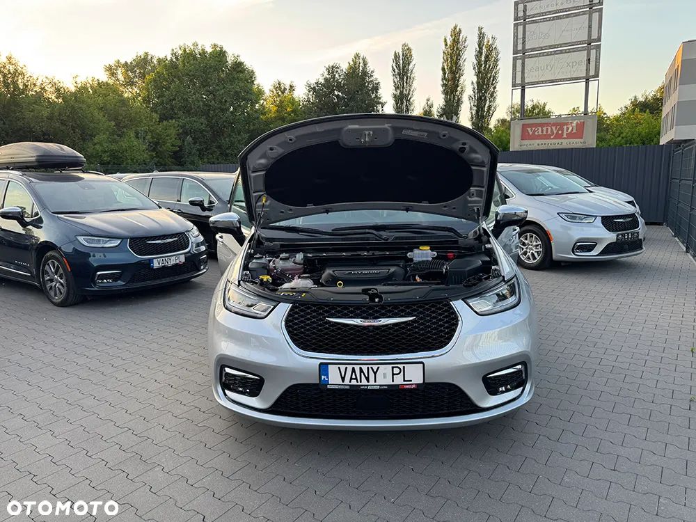 Chrysler Pacifica - 23