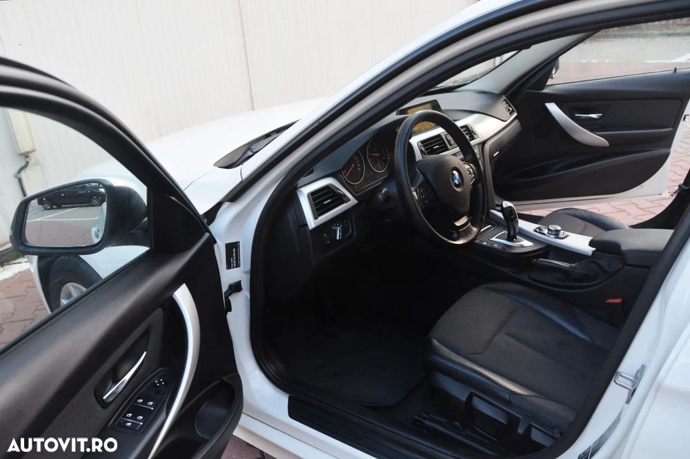 BMW Seria 3 320d Touring xDrive Aut. Edition Luxury Line Purity - 13