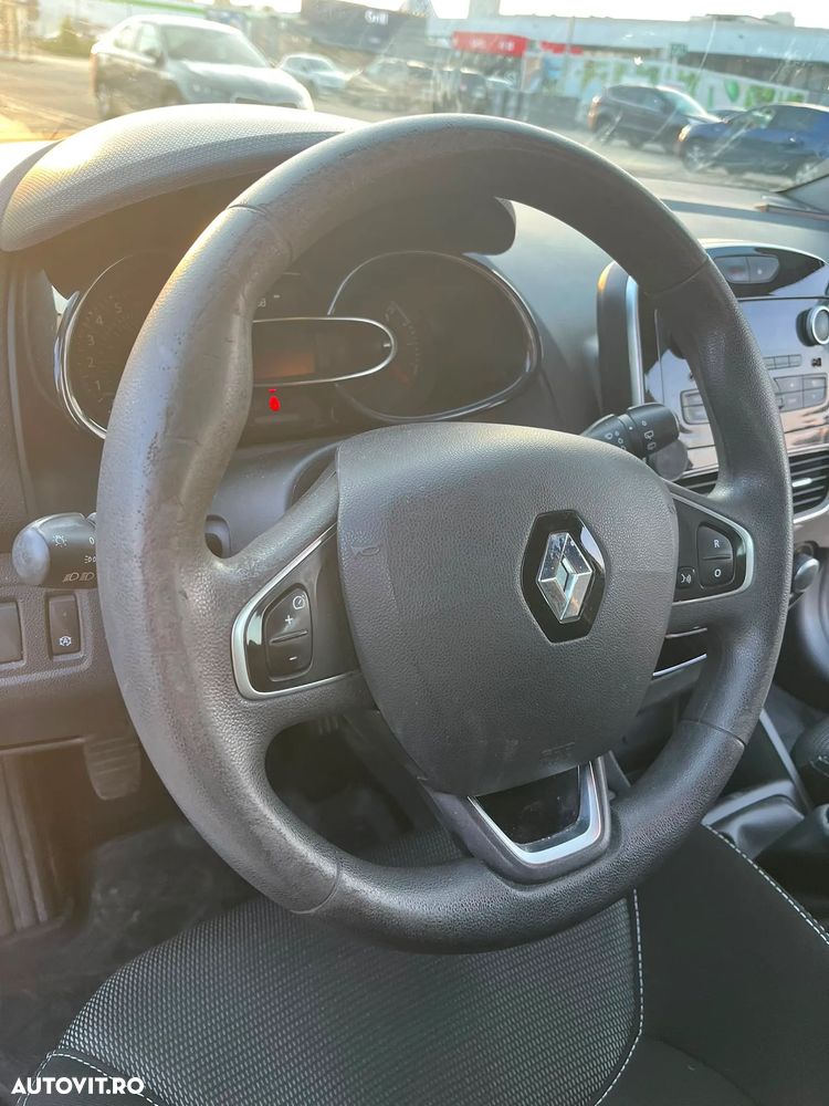 Renault Clio - 6