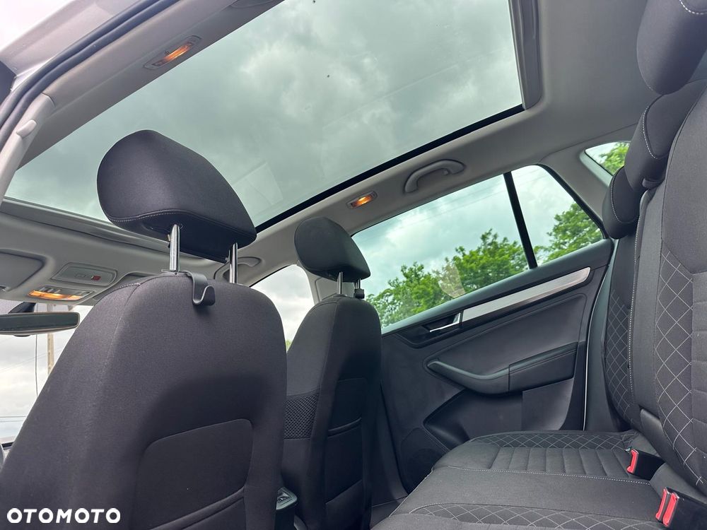Skoda RAPID 1.4 TSI Emotion Plus DSG - 18