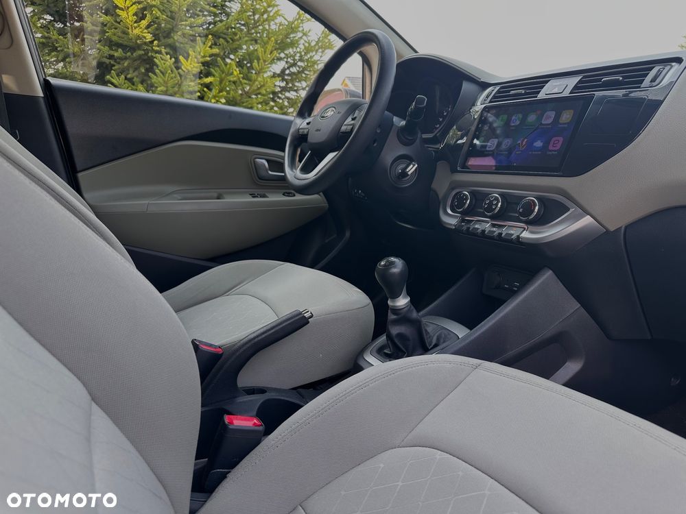 Kia Rio 1.2 M - 10