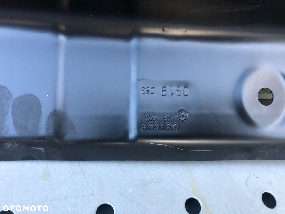 Skoda Superb 3T9 ściana tylna okular - 2