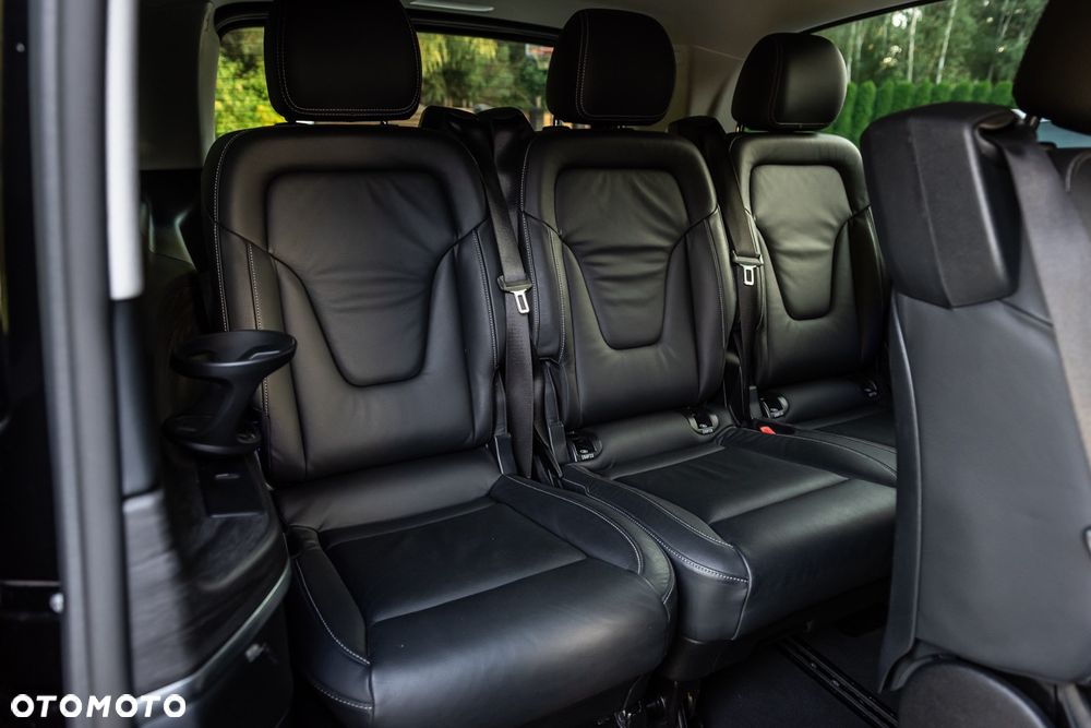 Mercedes-Benz Klasa V 300 d extralang 4Matic 9G-TRONIC Avantgarde Edition Edition 19 - 26