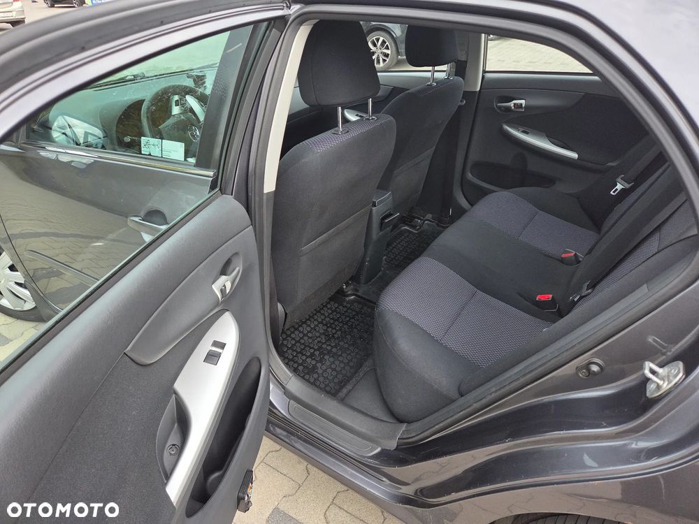 Toyota Corolla - 10