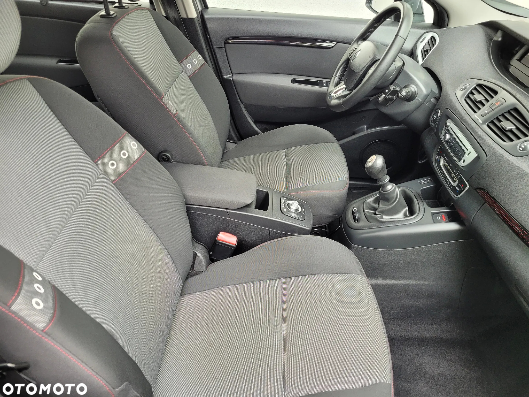 Renault Scenic ENERGY TCe 115 S&S Paris - 15