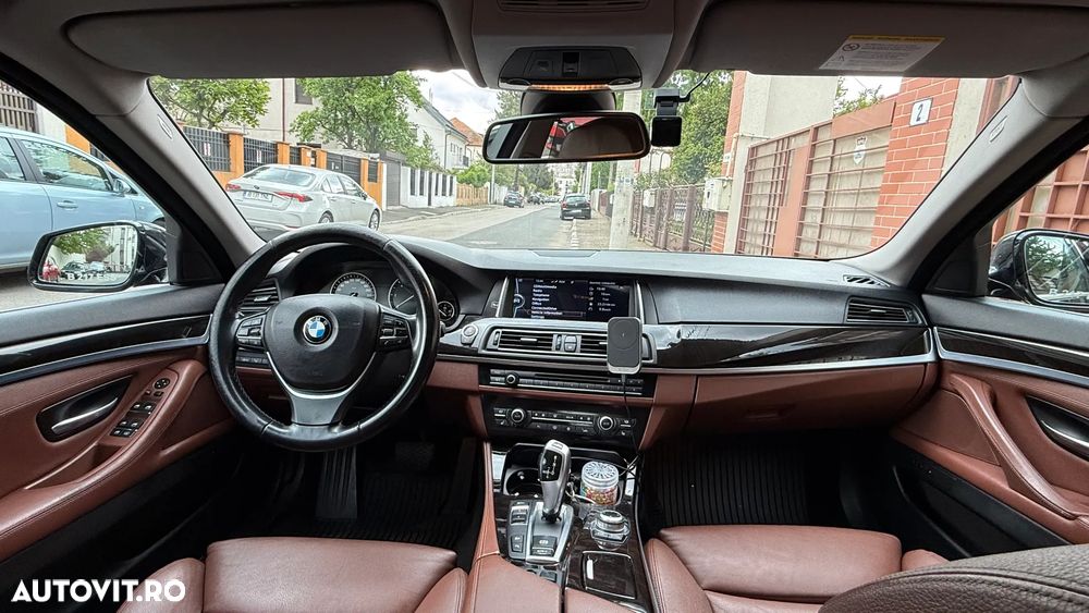 BMW Seria 5 525d xDrive - 7