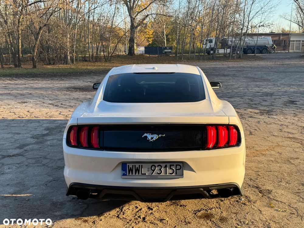 Ford Mustang - 9