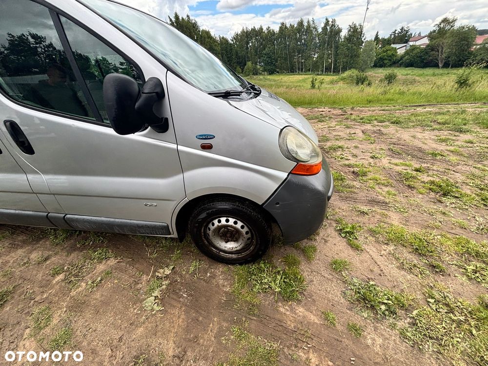 Renault Trafic Passenger - 12