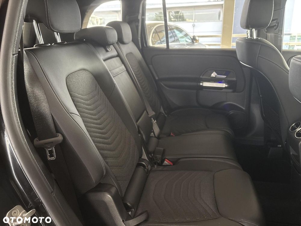Mercedes-Benz GLB - 22
