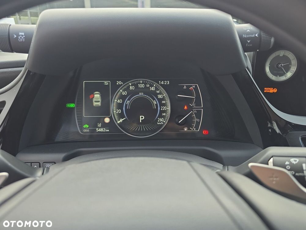 Lexus ES 300h Prestige - 31