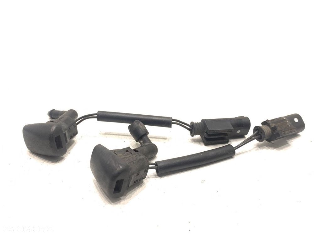 DYSZE SPRYSKIWACZY SZYB KOMPLET  BMW 5 (E60) 2003 - 2010 530 d 173 kW [235 KM] olej napędowy 2007 - - 1