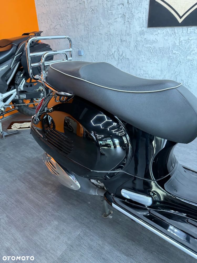 Vespa GTS - 7
