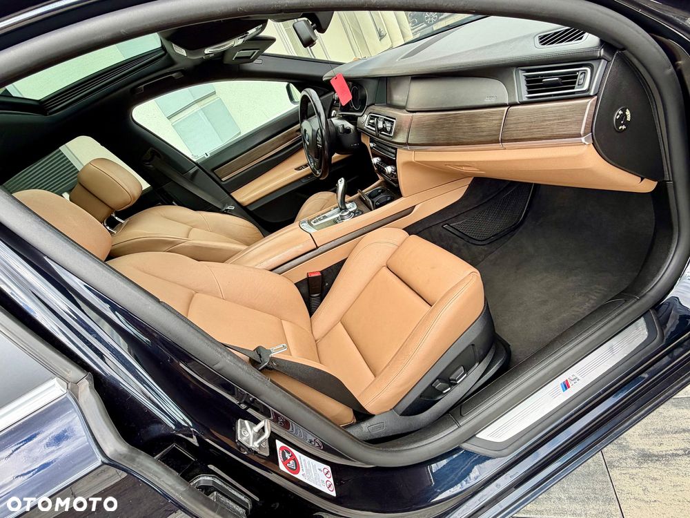 BMW Seria 7 740d xDrive - 21