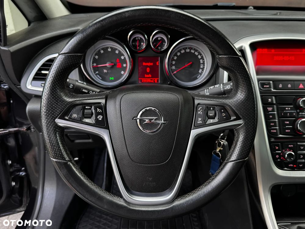 Opel Astra 1.6 Turbo Edition - 9