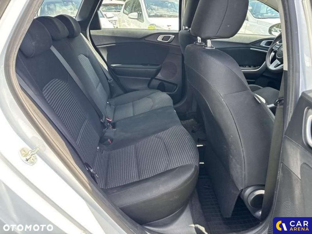 Kia Ceed - 22