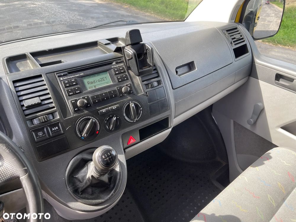 Volkswagen Transporter T5 2.5 TDI 131 KM Manual 6 Biegów 2X drzwi boczne przesuwne 2005 ROK - 9