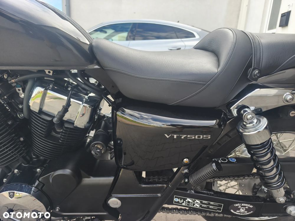 Honda VT - 12