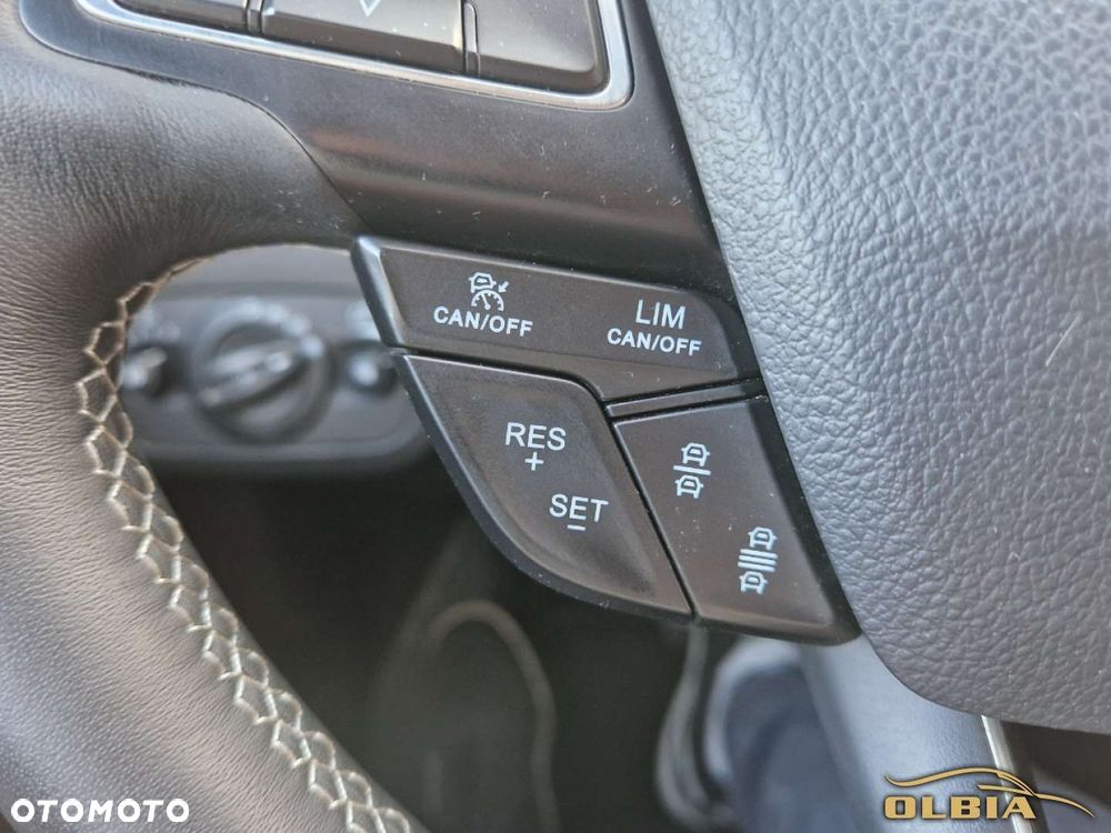 Ford Kuga - 32
