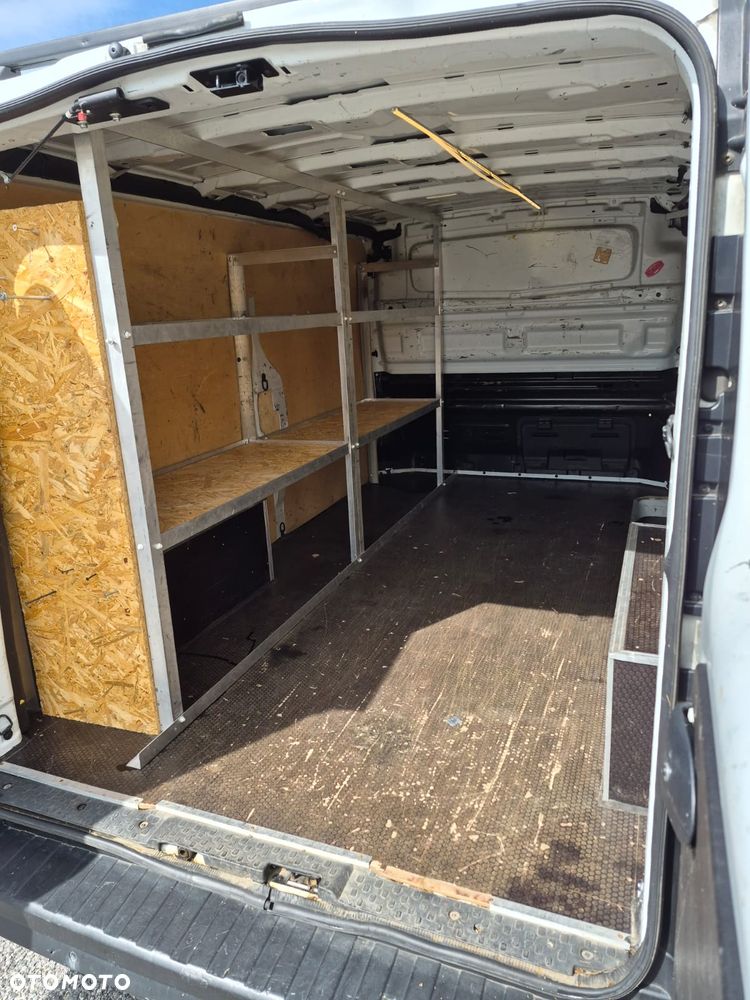 Renault Trafic - 16