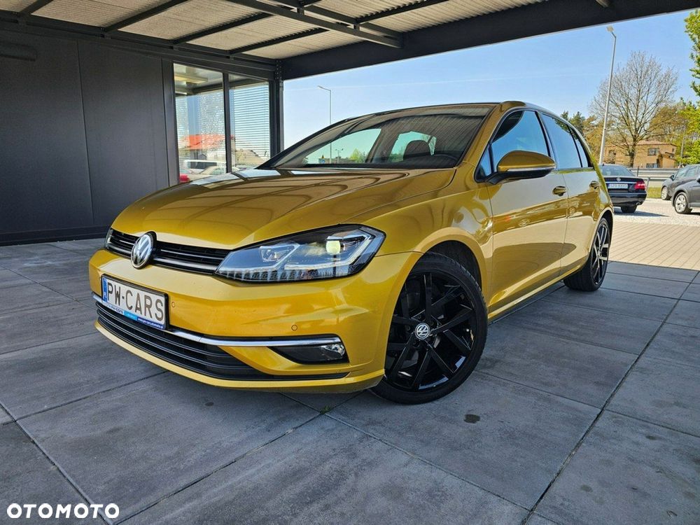 Volkswagen Golf - 1