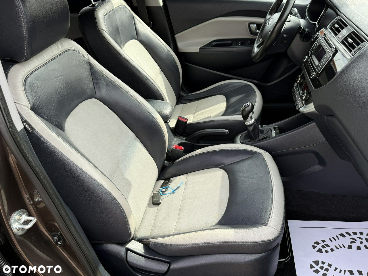 Kia Rio - 38