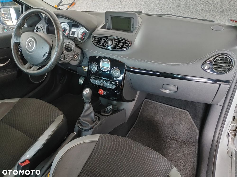Renault Clio 1.6 16V GT - 5