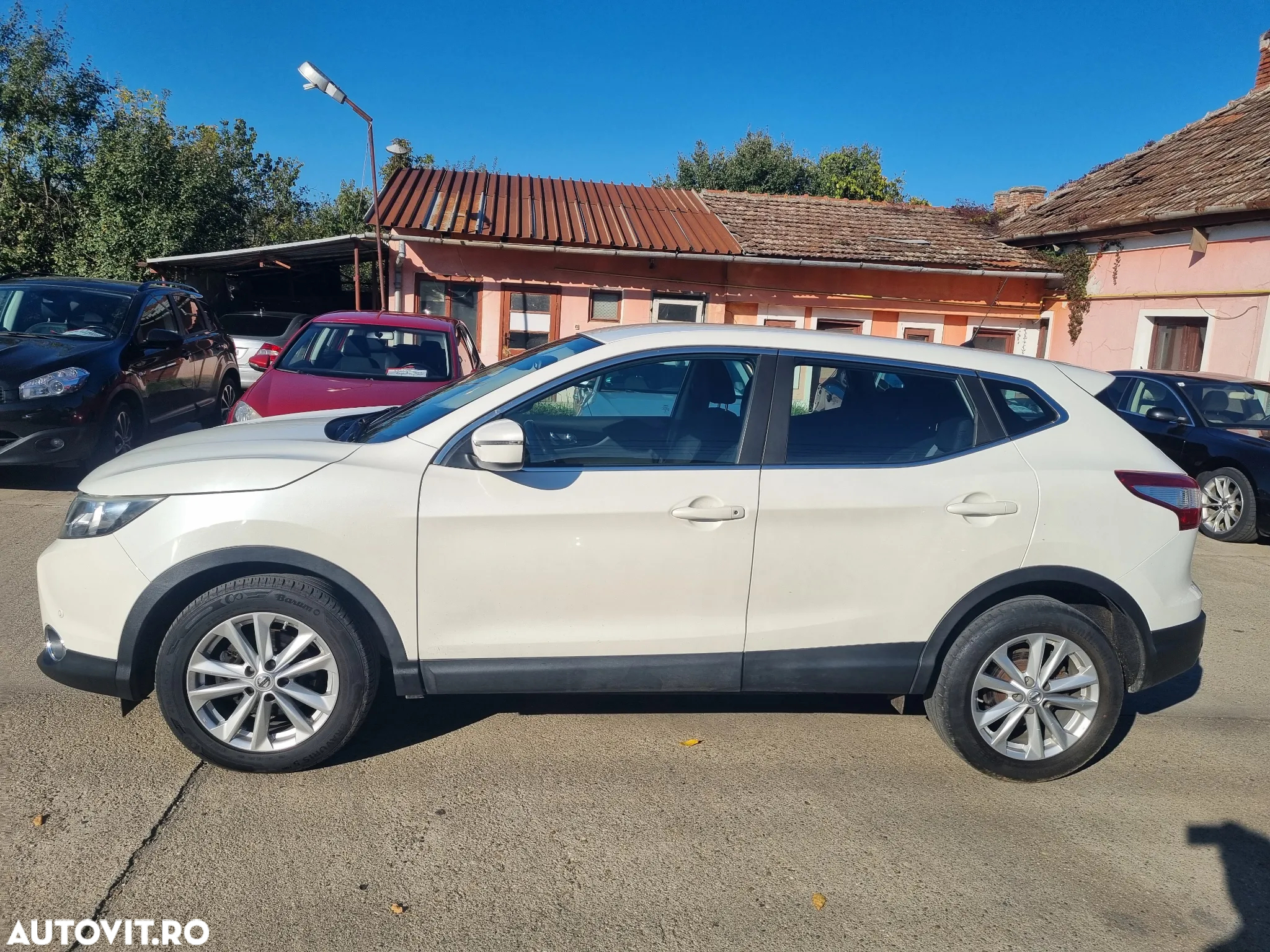 Nissan Qashqai 1.6 DCI Xtronic TEKNA - 22