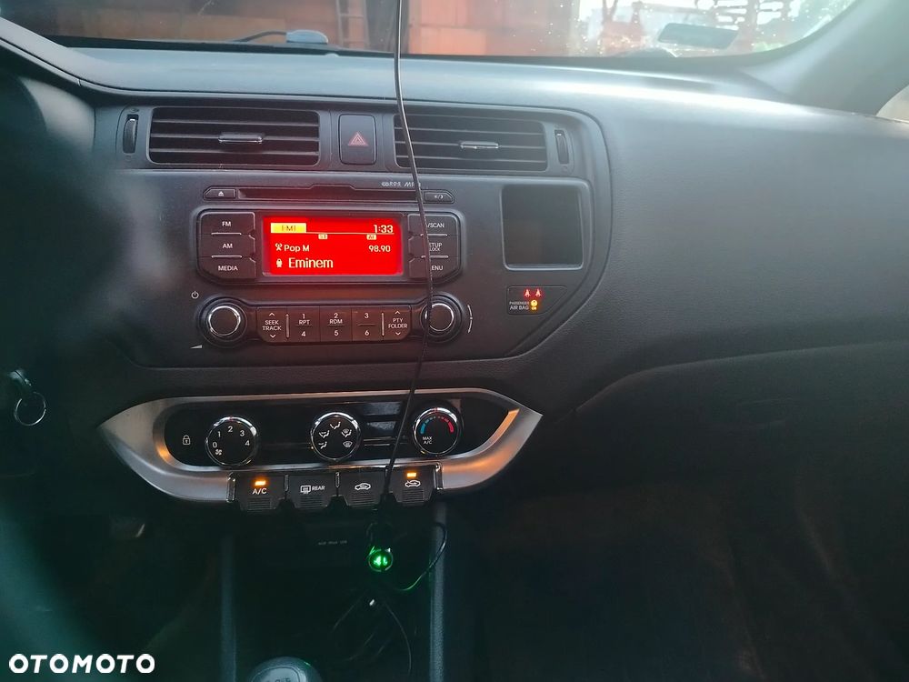 Kia Rio - 17