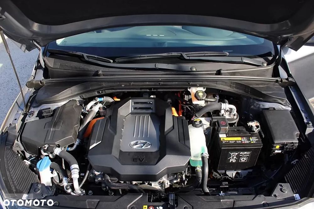 Hyundai IONIQ - 21