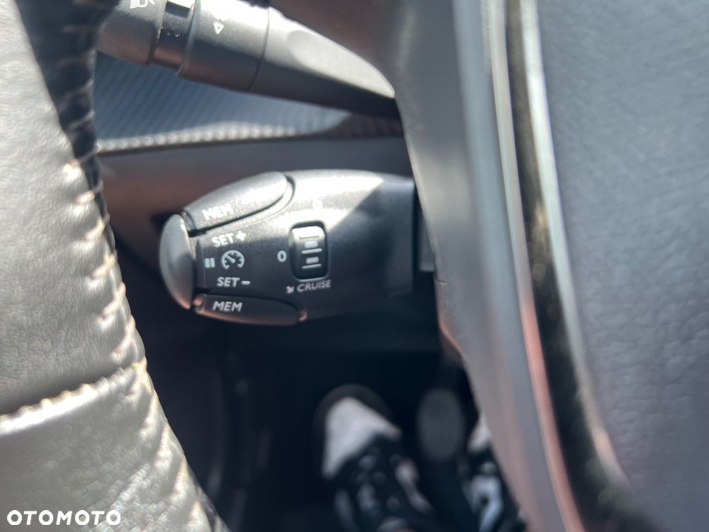 Peugeot 2008 PureTech 130 Allure - 22