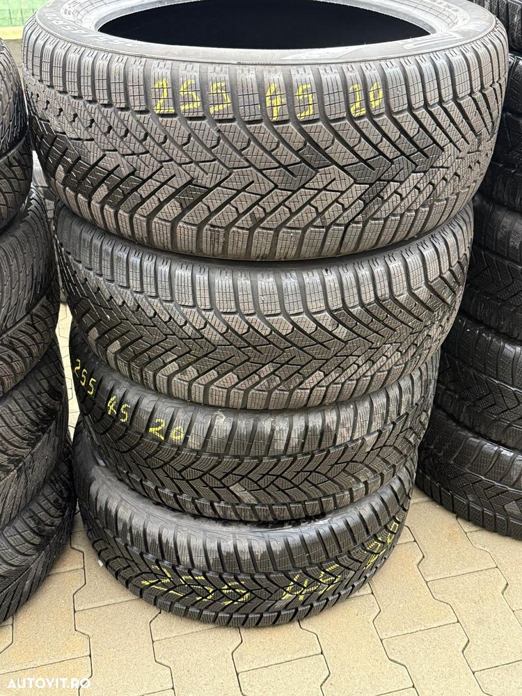 255 45 R20 IARNA , PIRELLI / DUNLOP - 1