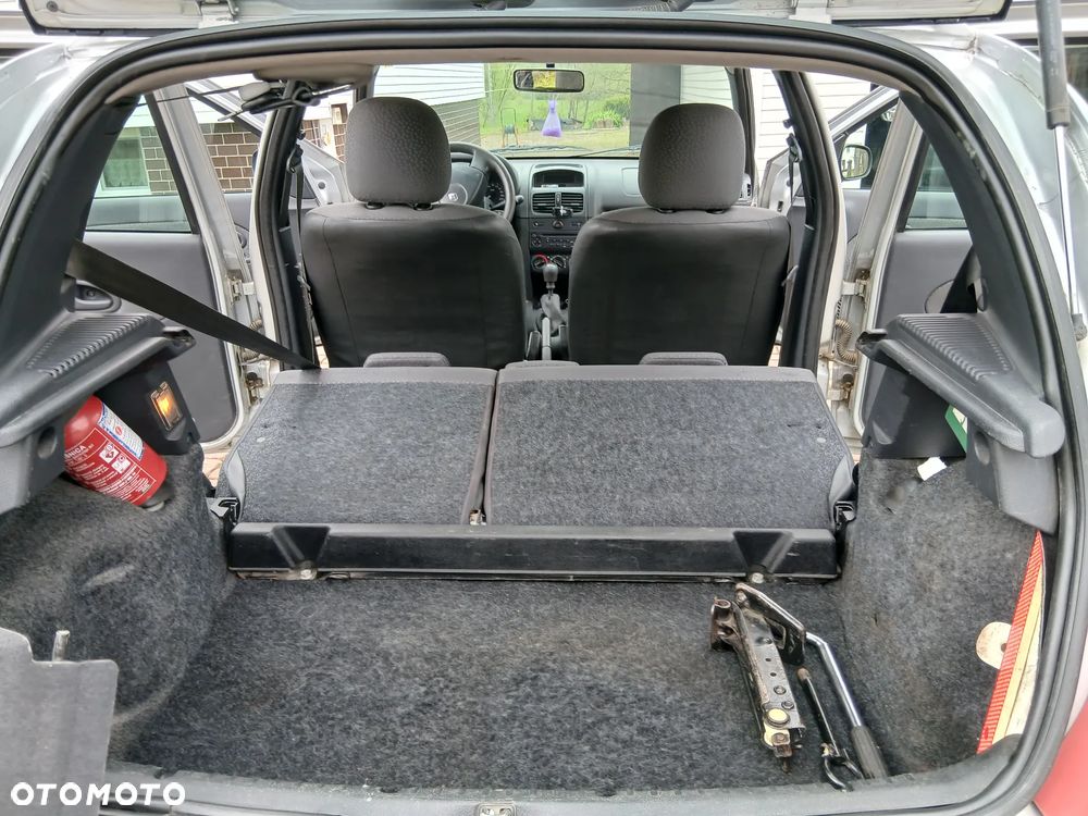Renault Clio - 9